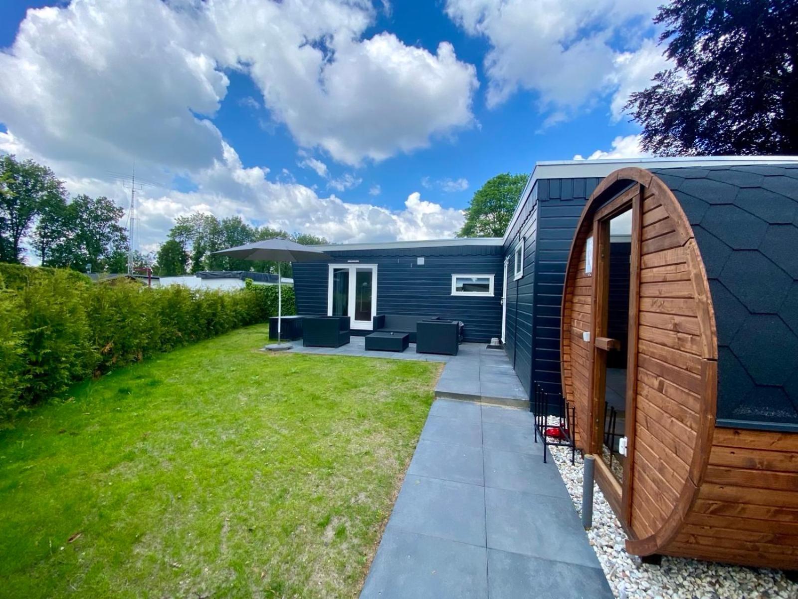 Veluwe Vakanties Chalets With Private Barrel Sauna - With Pool Bar And Restaurant Facilities In The Veluwe National Park Putten Ngoại thất bức ảnh