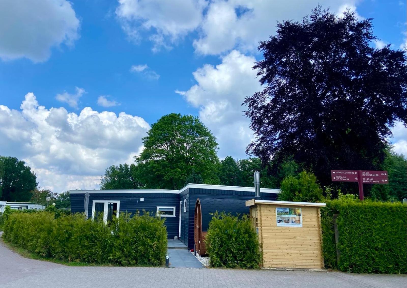 Veluwe Vakanties Chalets With Private Barrel Sauna - With Pool Bar And Restaurant Facilities In The Veluwe National Park Putten Ngoại thất bức ảnh