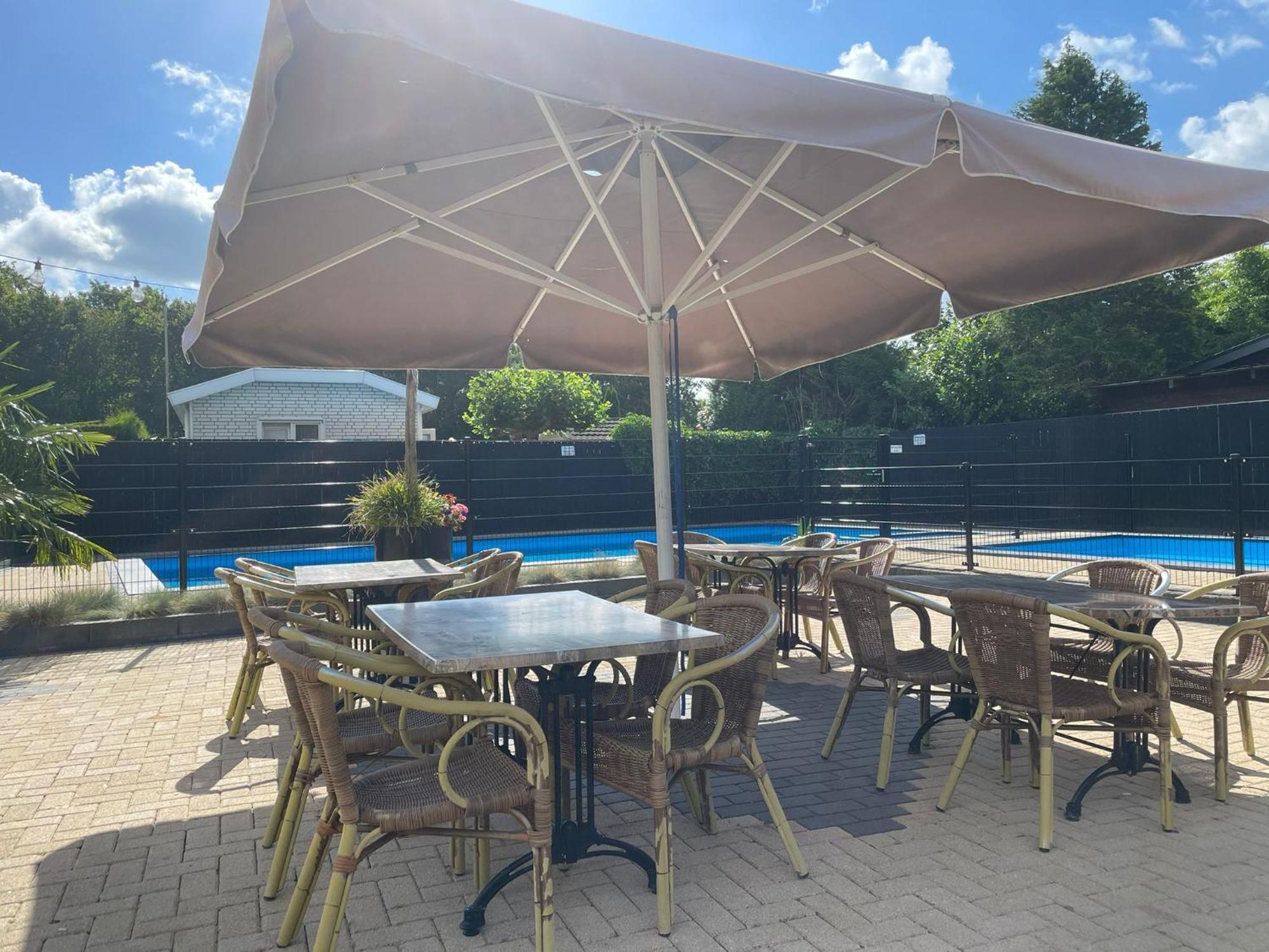 Veluwe Vakanties Chalets With Private Barrel Sauna - With Pool Bar And Restaurant Facilities In The Veluwe National Park Putten Ngoại thất bức ảnh